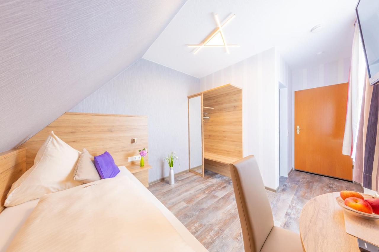Hotel Reinhardtshof Garni Wolfschlugen Kültér fotó